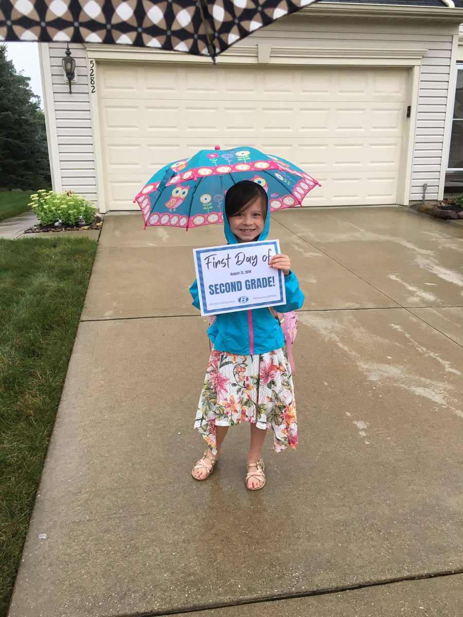 lcichon1224's tweet photo. And just like that... she is off to 2nd grade! Of course she has been waiting all summer to go back! The only kid I know who was counting the days until summer was over. Hickory Ridge, you must be doing something right! #timeslowdown #2ndgrade #BCSFirstDay2019 #BrunswickPride https://t.co/YWdKWzIkrN