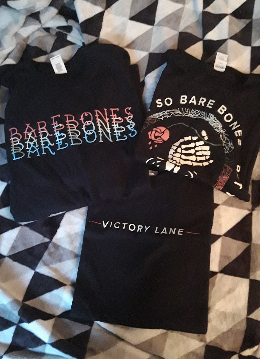 Our (@littlebandgirl_ @KleinLoui_ and mine) <a href="/VictoryLaneUK/">Victory Lane</a> merch arrived today!!🥰😍🥀🖤🤘🏻