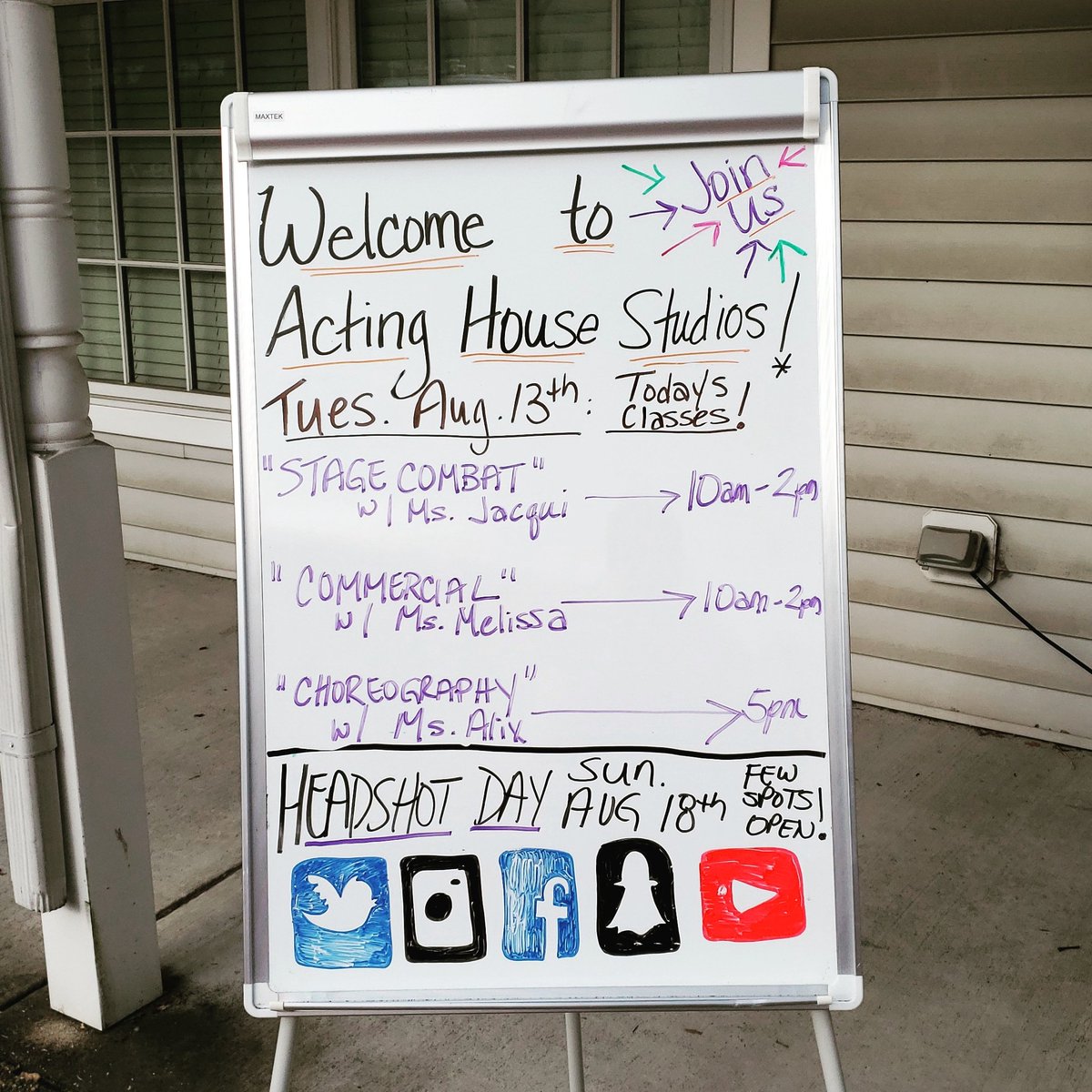 Acting_House's tweet photo. Have a #TerrificTuesday !
#actorslife #acting #medfordmainstreet #medfordnj #mtlaurelnj #mthollynj #voorhees #cherryhillnj #lumbertonnj #tabernaclenj #trysomethingnew #summerfun #commercial #stagecombat #choreography https://t.co/hM0N1VadGM