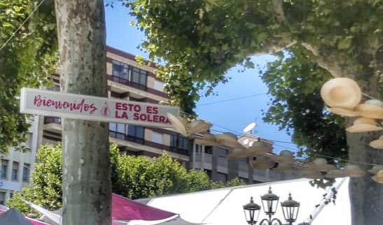 SOYDELASOLERA's tweet photo. Pues ya estaría...

Esta tarde, os esperamos a todos en nuestro Local de Plaza del Fuerte a partir de las 19.30 horas 

#soydelasolera #50lera #thinkpink #estadodelafelicidad #calatayud #SR19 https://t.co/bj7z4lI2Ix