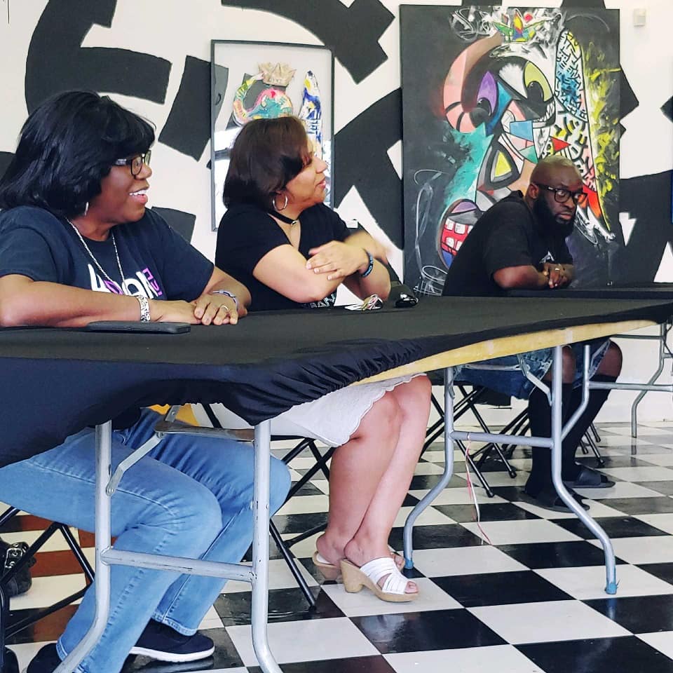 V_WoodsofRBS's tweet photo. Our #panelists for the Music Business Industry Session @FlightOfFancyCo #artgallery #flightoffancy #memphis #tennessee #RBSEnt #indiemusic #indieartist #industrysession #advice #paneldiscussion #musicbusiness #musicindustry https://t.co/hywI0DBRO5