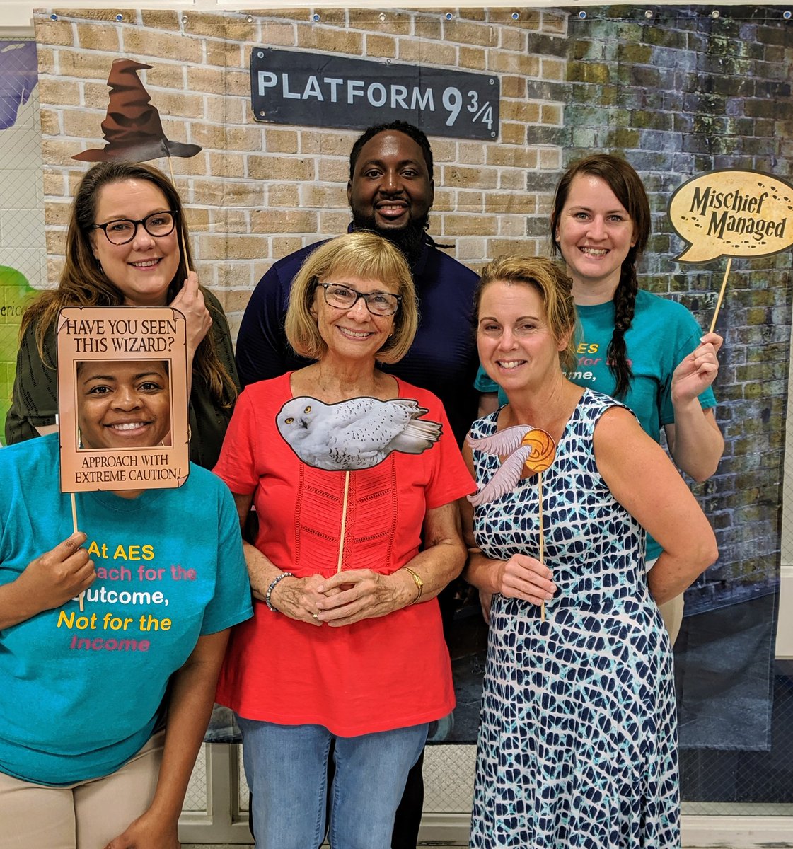 MrsFidanza's tweet photo. Preparing for a magical school year! @Ashley_Dolphins #godolphins #thirdgradeteam @CCSElemEd https://t.co/GbB0UYYcmy
