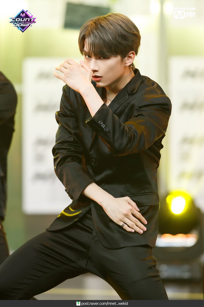 crt_poyopoyo17's tweet photo. M COUNTDOWN ♪
#SEVENTEEN #세븐틴 #セブチ
#문준휘 #준 #준휘 #JUN #文俊辉 #ジュン #SEVENTEEN_HIT #HIT
#Online_Offline_세븐틴으로_도배해
#HIT_DAY https://t.co/QSTSqFOwtN