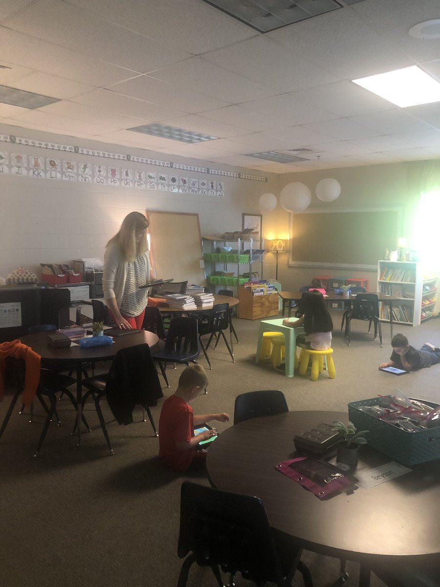 bullardbulldogs's tweet photo. Day 9 and our first graders are on fire with Epic on the iPads!  Thank you @jparrishgore for modeling for us!  #BetterTogether #CCSDInTech https://t.co/yEMBMuo4rl