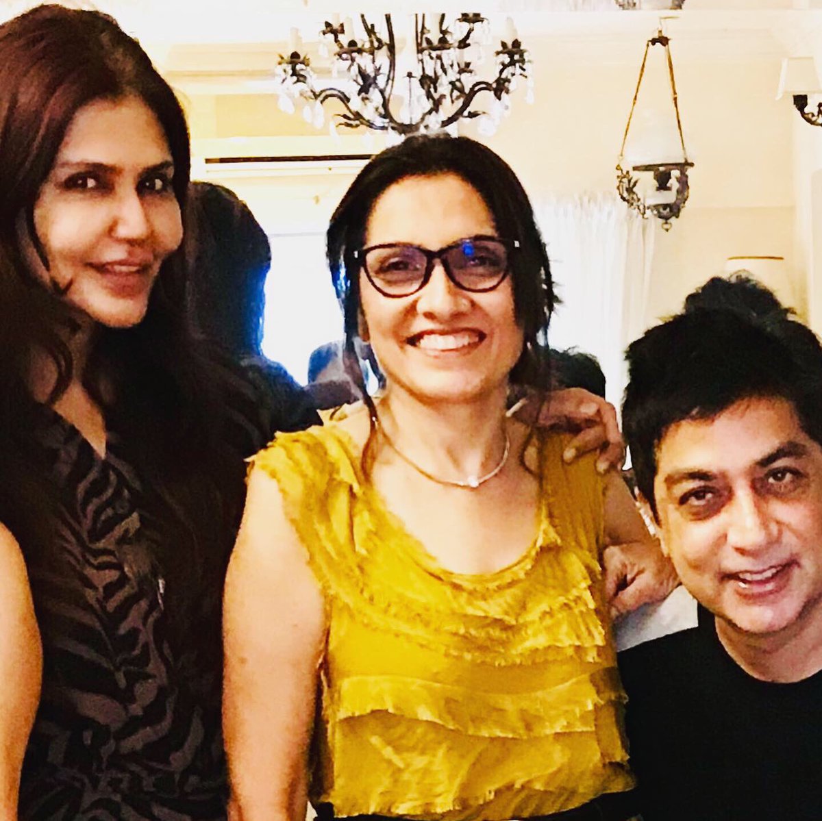 nishjamvwal's tweet photo. beautiful evening of shared stories confidences (zero agendas) in #friendship - where we meet only to drink tea peppered with real moments of vulnerabilities intertwined with humour joiedevivre bravery honesty love of the kind that span lifetimes #foodfactfun #TuesdayMotivation https://t.co/LB1IkOihce