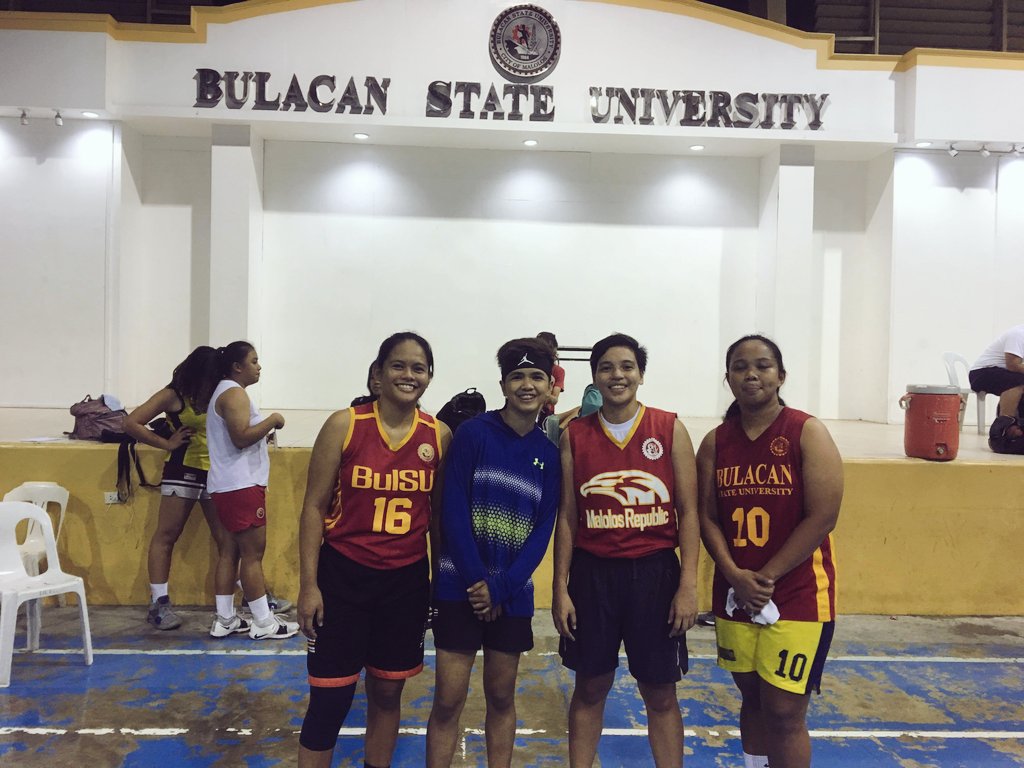 mfigueroars's tweet photo. Nakiki freshmen ha ha ha! 🏀 #AthleteLife #Bulsuan #BulsuTanders ⛹️♀️ https://t.co/aTyRJKimDB