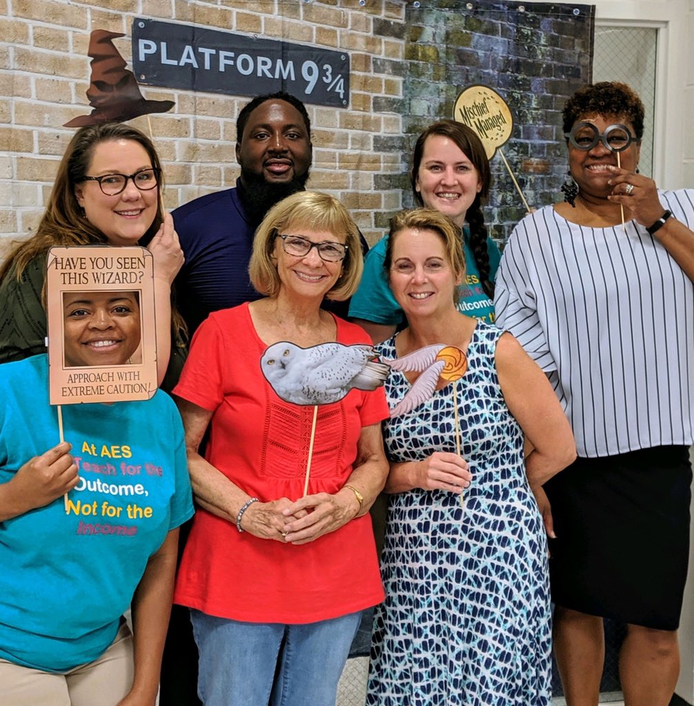 KarenConnor17's tweet photo. The best 3rd grade team around!  We’re getting ready for our students and looking forward to an amazing year!  @Ashley_Dolphins @CumberlandCoSch #godolphins #2019SWPD https://t.co/tbsh1m8qN2