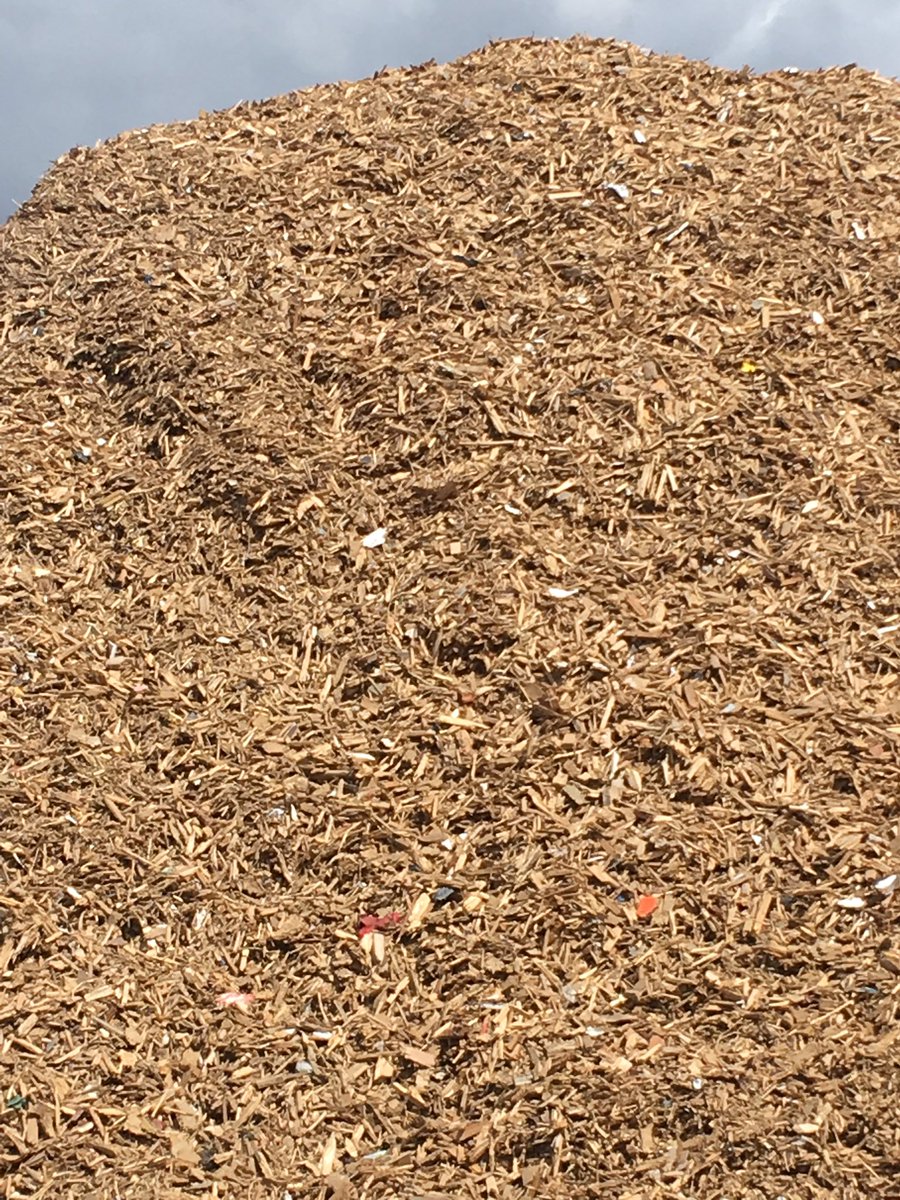 TelfordRecycle's tweet photo. We use local companies to process your waste 👍🏻♻️ #rubbish #Telford https://t.co/cgv9mRxJme