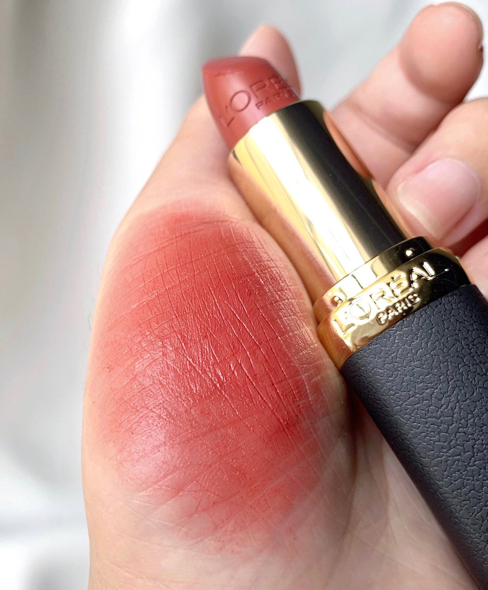 BubblesxMakeup's tweet image. 𝐋’𝐨𝐫𝐞𝐚𝐥 𝘤𝘰𝘭𝘰𝘳 𝘳𝘪𝘤𝘩𝘦 

❝ เบอร์ 220 chocolate rouge

เป็นสีชมพูที่ดีมากกๆ ชมพูอมน้ำตาลตุ่นๆติ่งส้มนิดๆ นัวมาก สีน่ารักก เก็บเข้าลิสท์everyday look lipstick เนื้อลิปจะออกครีมมี่แมท ไม่ทำให้ปากแห้ง ไม่ตกร่อง พกจก็สวยหรูมากๆ ❞

#ColorRiche #LaBrick #LorealParisTH