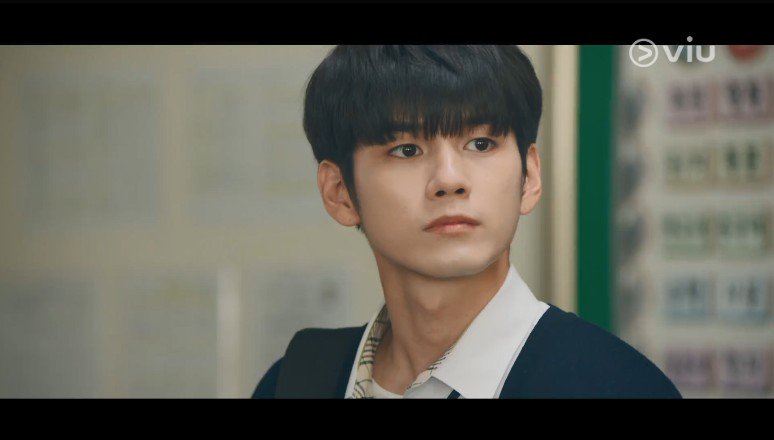 UnderbedDara's tweet photo. จะแคปฉากไหนก็หล่อไปหมดดด โดนคุณองตกไปแล้วจ้าาา

#ONGSEONGWU #AtEighteen @Viu_TH #องซองอู https://t.co/WNJSVLwdc6