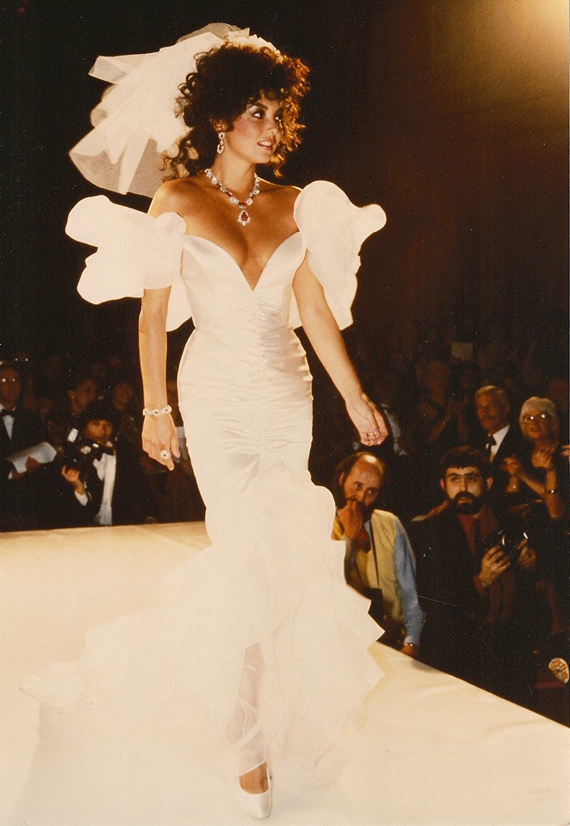 byEEthedesigner's tweet photo. #HappyBirthday #MarieHelvin! Hope you have a wonderful day. #Throwback to Marie wearing #Emanuel at a #FashionShow in the early 80's

#Couture #BespokeFashion #MadeToMeasure #HauteCouture #HauteCoutureFashion #HauteCoutureModel #CoutureCreation #HandMade  #DesignInspiration https://t.co/w1pFxnxABO