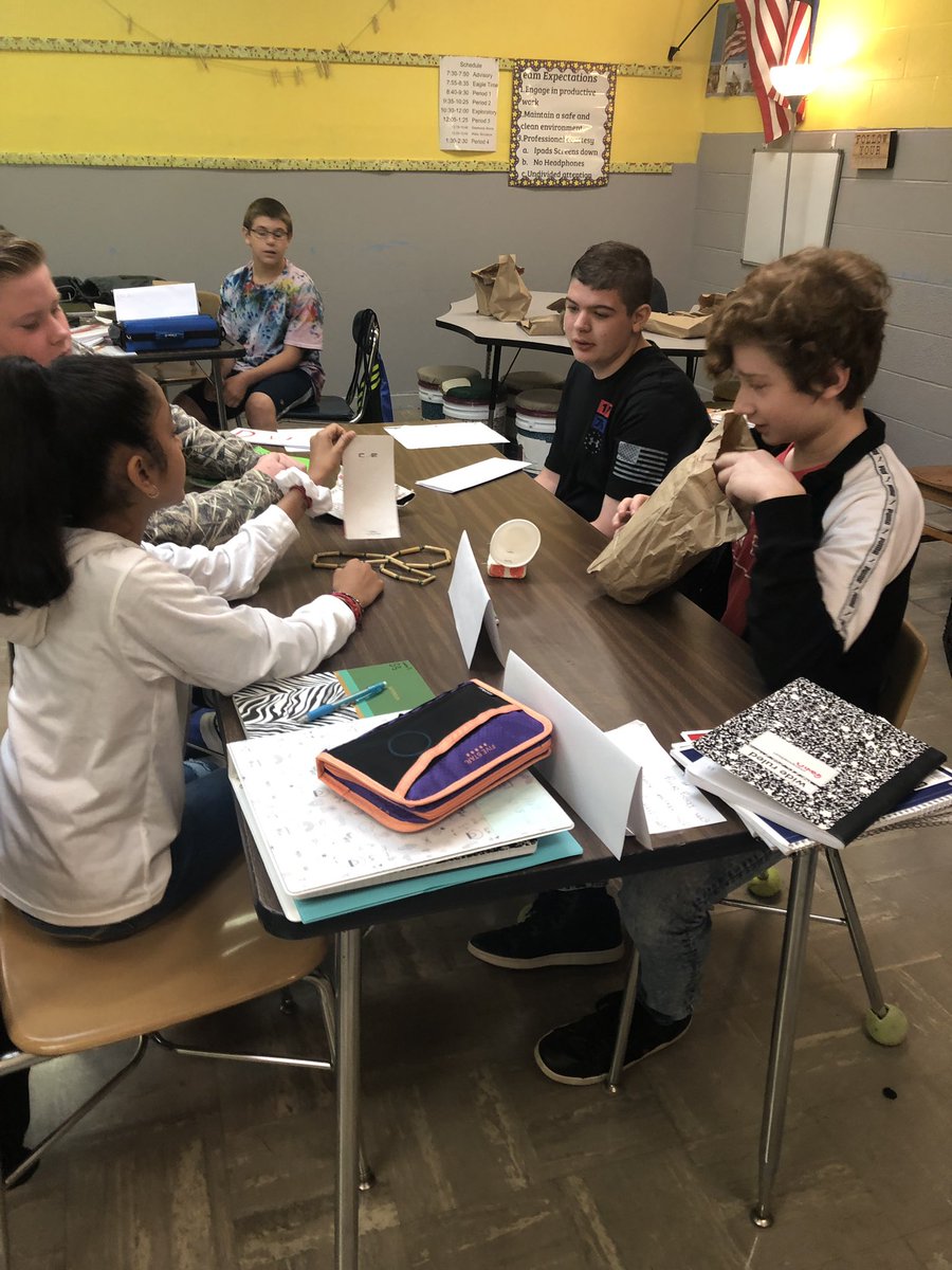 AmyWells950's tweet photo. Artifacts bags. Using thinking skills. #thinkinglikeangistorian #TheErwinWay #Whateverittakea https://t.co/2pTI9hbLIy