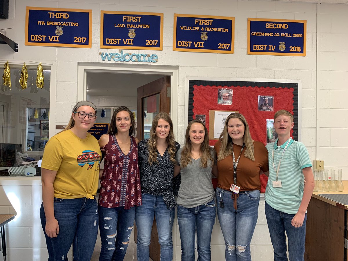 MarcusFFA's tweet photo. 2019-2020 officers are wishing you a happy first day of school!! https://t.co/AJe2I1hvHt
