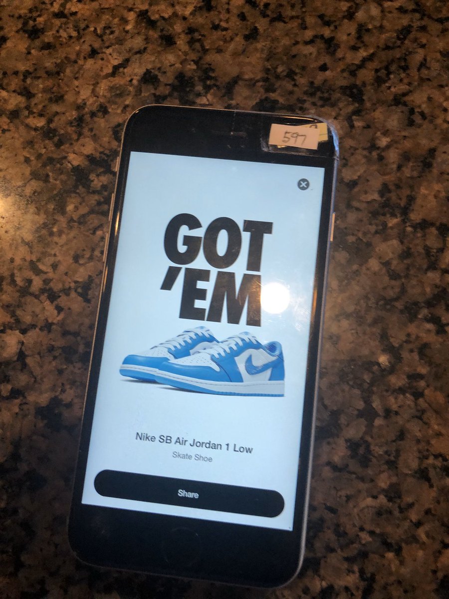 ATCSuccess's tweet photo. Is that an iPhone 5? 😂Who cares because it still copped! Great job PA$$WORD#0001! https://t.co/mENKPLyf5k