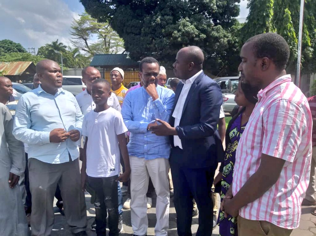 wazalendotv's tweet photo. Kesi ya 'uchochezi' inayomkabili Kiongozi wa Chama cha ACT Wazalendo Ndugu Zitto Kabwe katika Mahakama ya Hakimu Mkazi Kisutu itaendelea kusikilizwa kesho tarehe 14 Agosti 2019 kuanzia saa 2.30 asbh ambapo jumla ya mashahidi 6 wa Jamhuri wanatarajiwa kutoa ushahidi. https://t.co/lv1euIMO3S