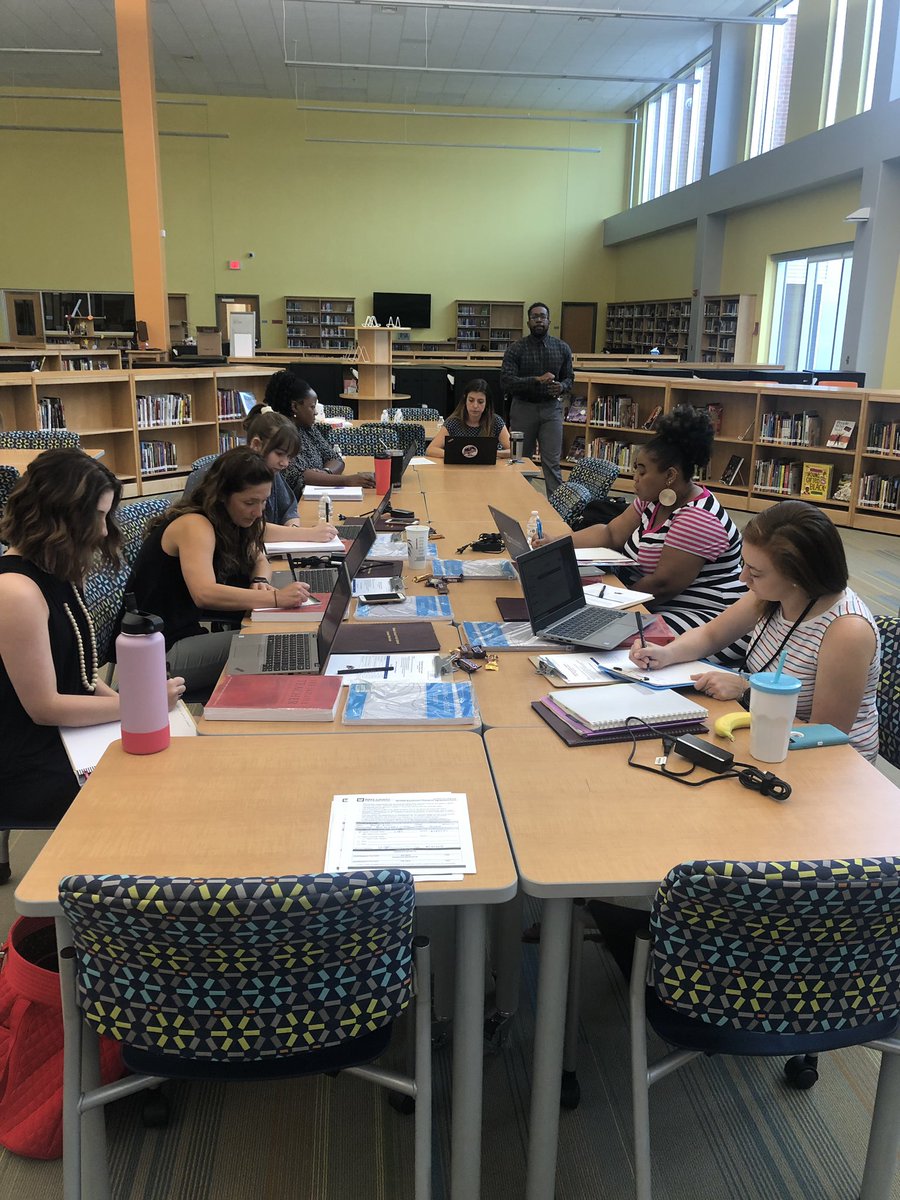 AFMSChargers's tweet image. Our beginning teachers are starting their school year early to build relationships and learn about our school. Thank you @MrLamarHill and @ArtWithWithers for taking time to invest in these first year teachers ❤️🐎💙 #CreatingOurCavalry