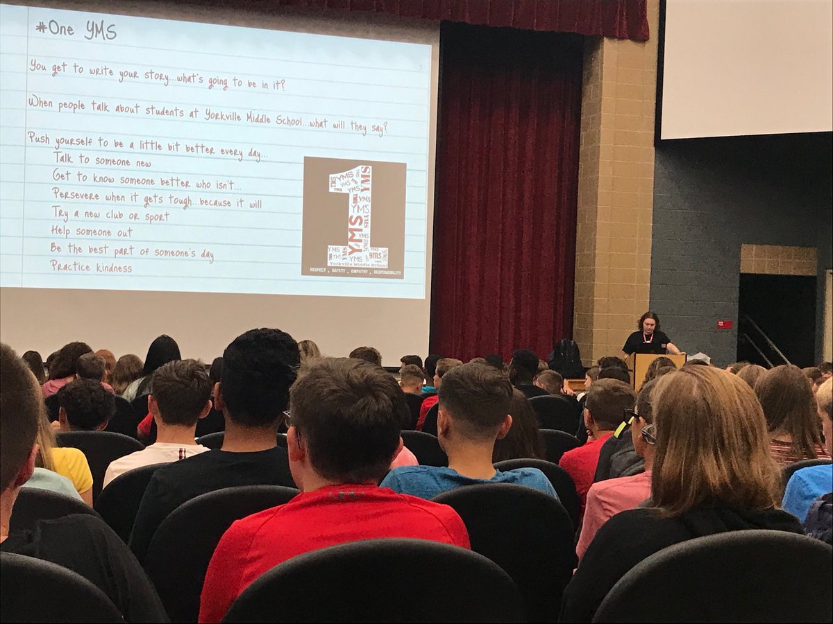 JP7YMS8's tweet image. 8th graders starting their story.   #firstdayof8thgrade