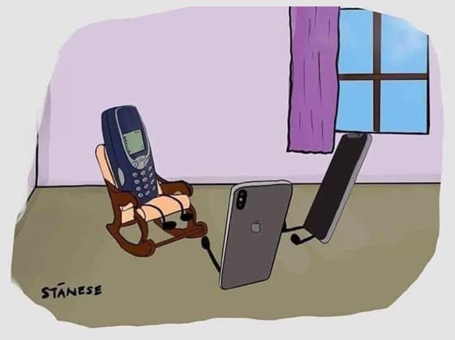 LDLC's tweet photo. « Papy, raconte-nous encore la fois où tu étais tombé du 3ème ! » 👴📱 https://t.co/lZUzqAcCUz