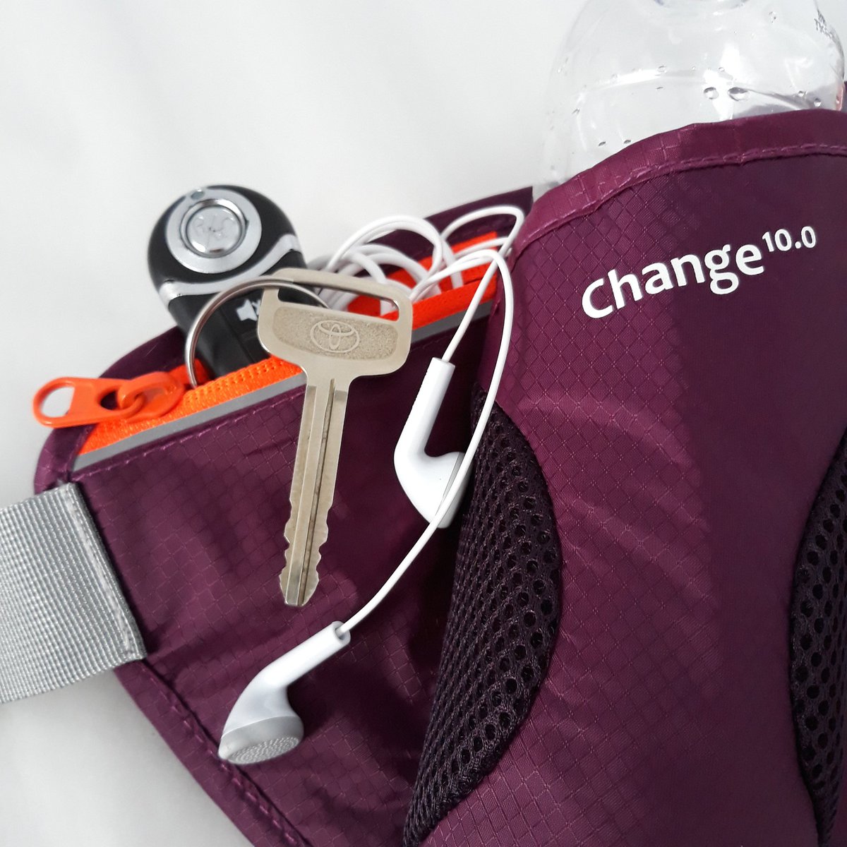 change100_id's tweet photo. Dibagian depan sebelah kanan dari Tas Pinggang Exclusive Waist Bag Change 10.0 terdapat kantong untuk menyimpan kunci, headset, SIMcard, flashdisk, atau barang kecil lainnya. https://t.co/t6axH0JcyG
Tags: #bags #waistbag #taspinggang #tasselempang #taspinggangexclusive https://t.co/QlcgeFAbWV