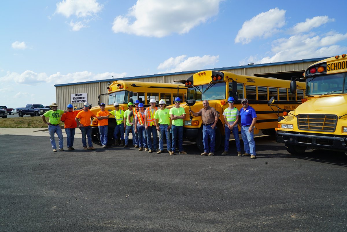 statetechmo's tweet photo. Recently our Heavy Equipment Operations program received a donation to purchase buses from Sellenriek Construction, Inc- Heath and Steve Sellenriek. We are grateful to these donors for providing much needed transportation for our students. Thank you!! #StateTechMo https://t.co/d4JsbYortm