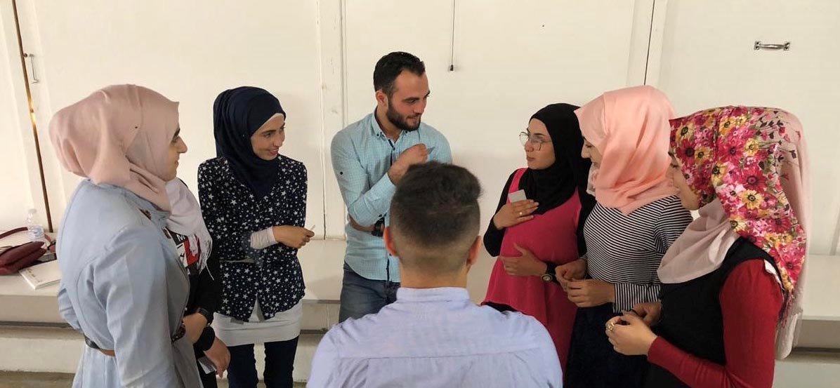 Launching of HEEAP English courses by the #HOPESproject funded by #EUTF4Syria at #PADILEIA study hubs with the aim to offer university-aged Lebanese youth & refugees from Syria,100 hours of intensive English increasing their chances of accessing #highered  @CCECS_AUB @eu_near
