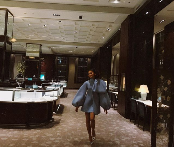 archivedlooks's tweet photo. still not over this look zendaya wore to the tiffany &amp; co. paper flowers event https://t.co/DBwtYhrDen