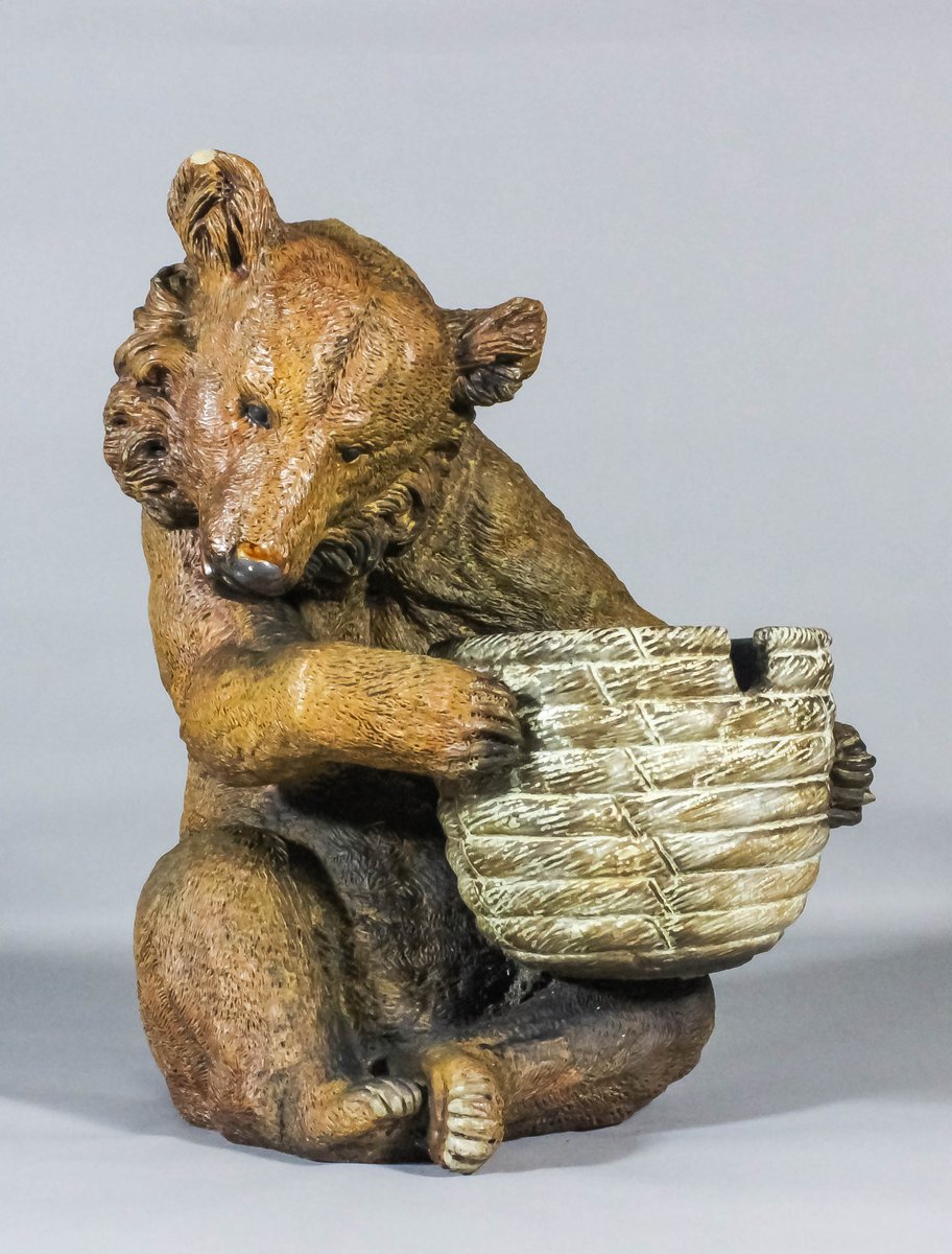 millersantiques's tweet photo. Unbearlievable find 🐻 A Doulton Lambeth 2ft 5in pottery bear sold for a hammer price of £8,000 at The Canterbury Auction Galleries this month. Auctioneer Tony Pratt found the bear hidden in the garden of a house in Hythe. 
Image credit: The Canterbury Auction Galleries https://t.co/nkxFACJQh1