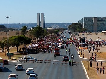 Ver imagem no Twitter