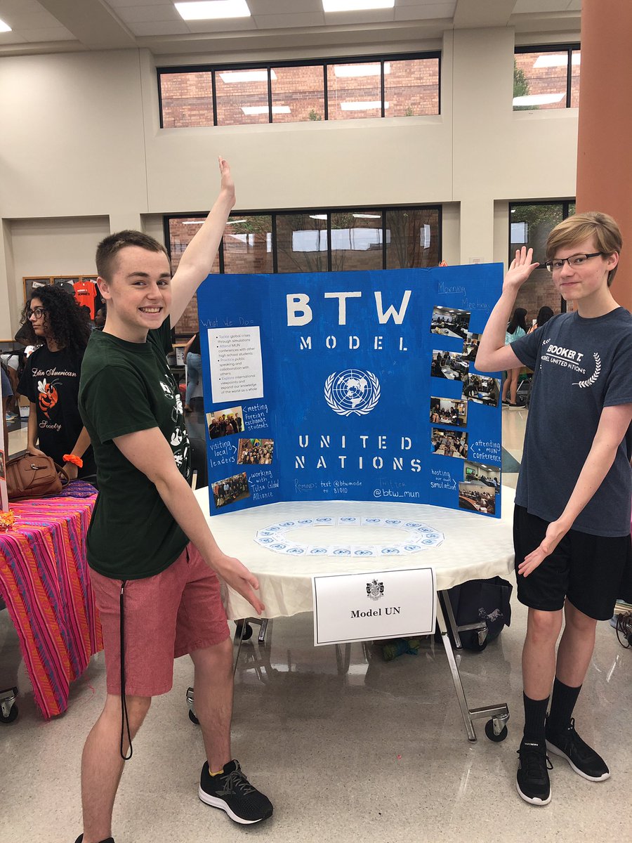 btw_mun's tweet photo. Come see us at freshman orientation!! https://t.co/8I1UGCpGw9