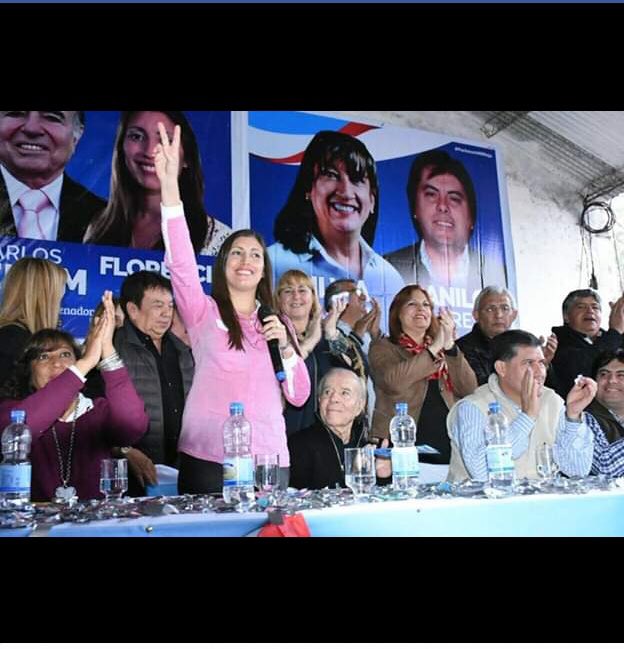 SOFIA_LOPEZ_023's tweet photo. Por q sabemos q podes ! Inteligencia, militancia y honestidad @Florelop Te queremos ❤️ #FL2019 https://t.co/MrwhUTgRtC