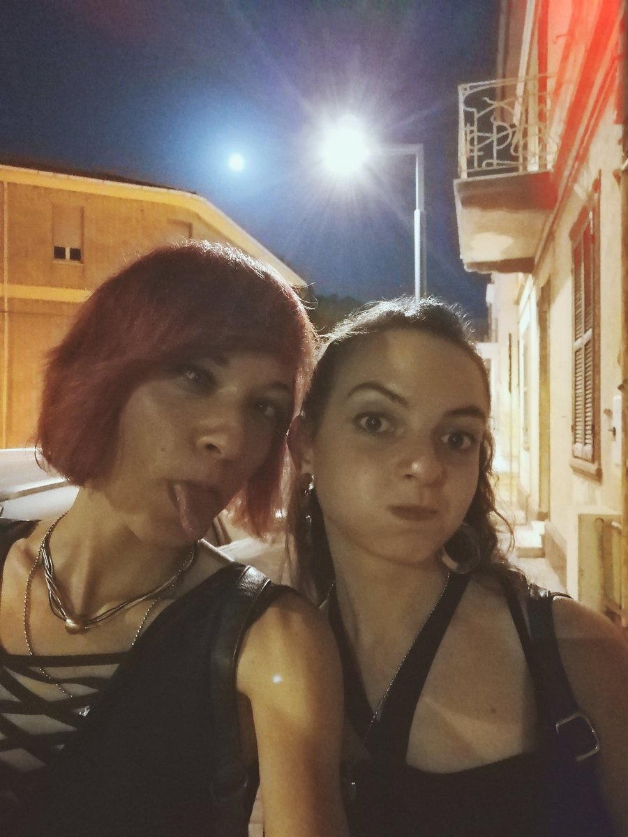 ravioloalvapor3's tweet photo. Credo che ieri sera festeggiare il nostro quinto anniversario ci abbia reso felici ๐
#perluani #loveislove #lesbiansquad #LGBTQtwitter https://t.co/IK52At19N3