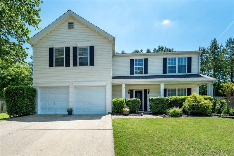 property_metro's tweet photo. Dreaming of a new home? This 4 BED, 2 full and 1 half BATH home might be the one you've been thinking of. #realestate #homesforsale  https://t.co/rocyTK1G7a https://t.co/YqFegcYU87