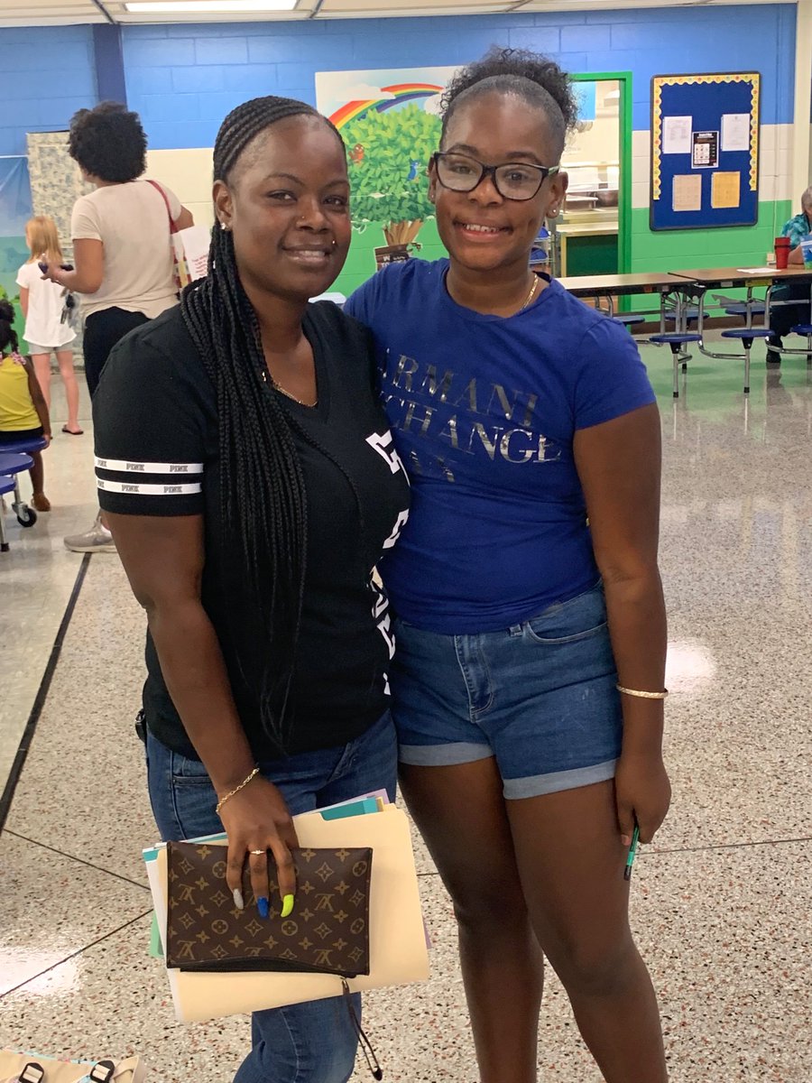 LionNation_LHES's tweet photo. Lion Nation is ready for learning! @SpotsySchools https://t.co/EKTCoemsTd