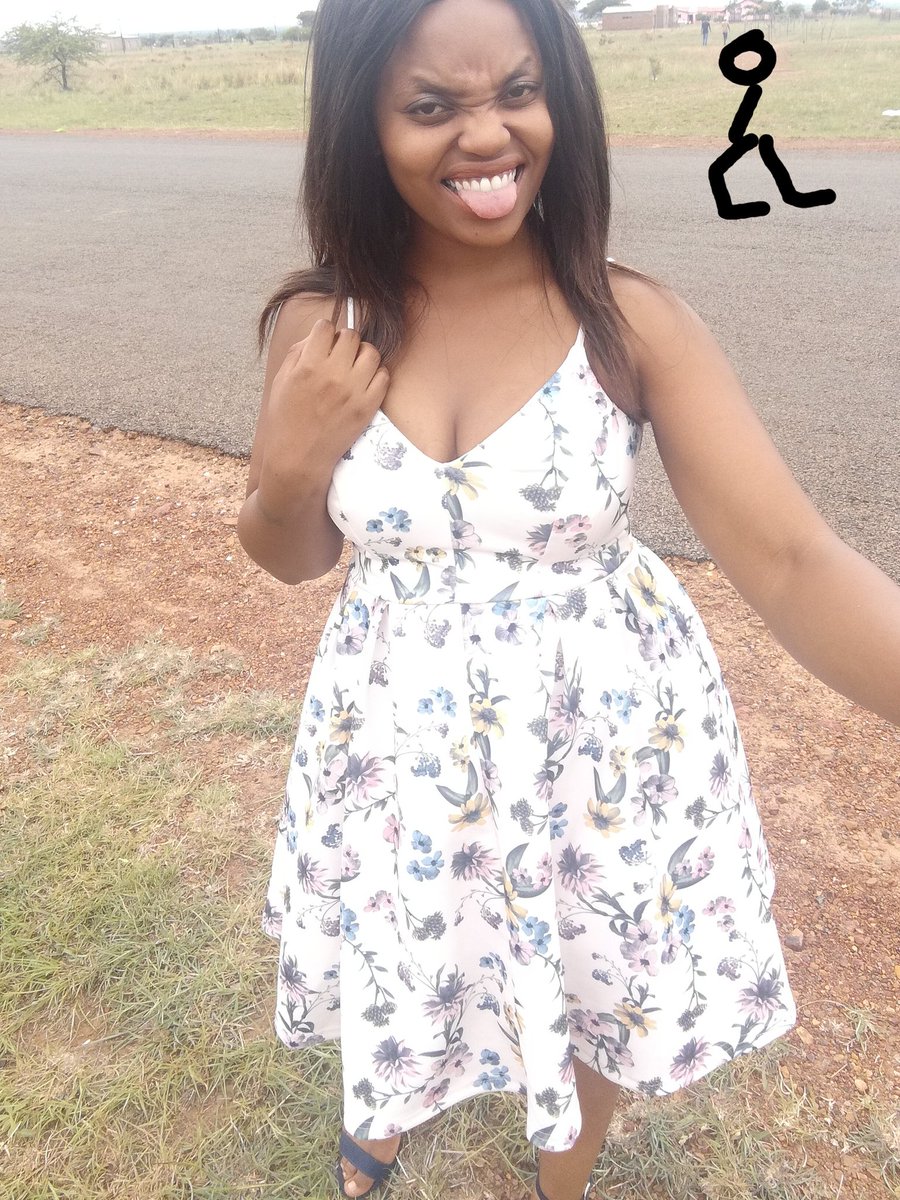 MmantepaAnnah's tweet image. #ratherbeinmauritius cause my boredom and loneliness is getting to my head that I'm always editing my pics wishing I'm with people 🙁🙁 #FreshOn947 @947