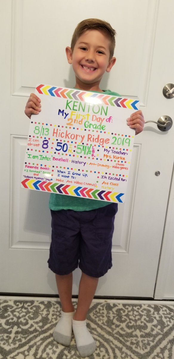 sinko_stacey's tweet photo. Second Grade, here we come!
#BCSFirstDay2019
#firsttweetever
#mamadoesnttweet https://t.co/EUdafU0yoa