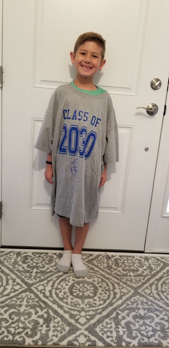 sinko_stacey's tweet photo. Second Grade, here we come!
#BCSFirstDay2019
#firsttweetever
#mamadoesnttweet https://t.co/EUdafU0yoa