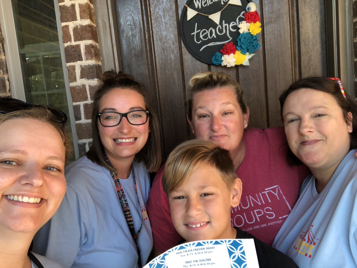 ajumper24's tweet photo. Home visits in Heartland @CISDDietz  #thisisdietz #bluehouse #piratesforever https://t.co/PsWlbeuGeI