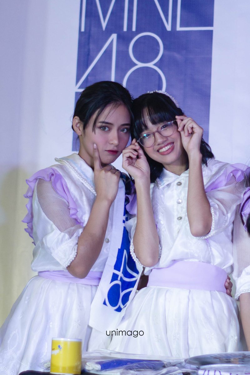 Yunimago_'s tweet photo. [080919] Vista Mall Daang Hari Mall Show

Oh my GAsh ngayon ko lang napansin sa akin nakatingin yung dalawa 😭😭

FB Page: https://t.co/WgBKc7fbKV

#MNL48 #MNL48Gabb #MNL48Ash #UniGabb #Asher #GAsh #CloudNiners https://t.co/SA1v0YeI48