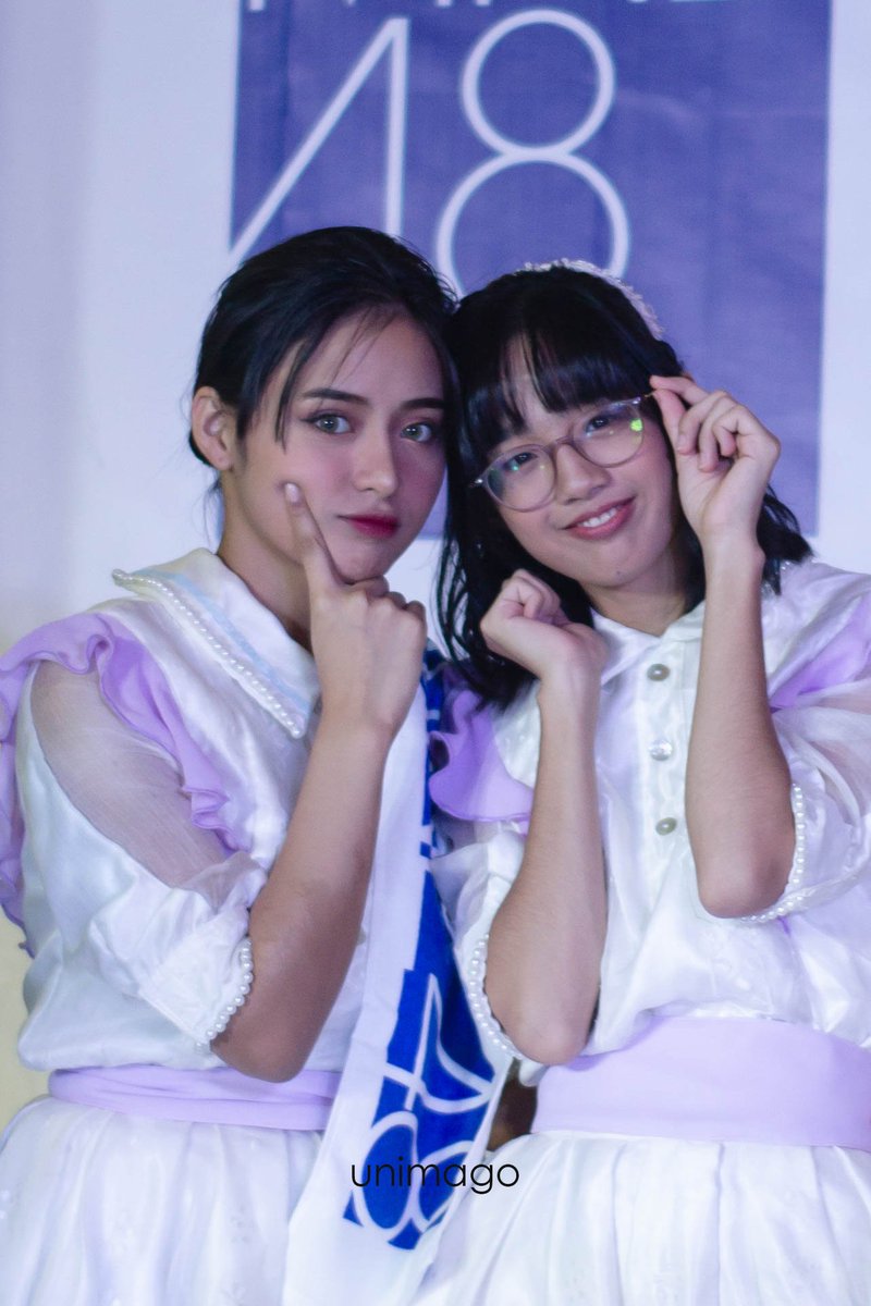 Yunimago_'s tweet photo. [080919] Vista Mall Daang Hari Mall Show

Oh my GAsh ngayon ko lang napansin sa akin nakatingin yung dalawa 😭😭

FB Page: https://t.co/WgBKc7fbKV

#MNL48 #MNL48Gabb #MNL48Ash #UniGabb #Asher #GAsh #CloudNiners https://t.co/SA1v0YeI48
