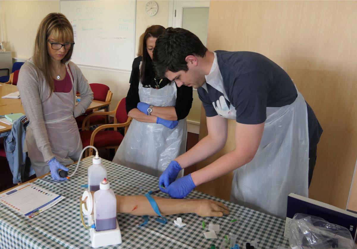 LivewellSWAcad's tweet photo. This September the Livewell Southwest Academy are offering 25% discount on Venepuncture training using discount code "Vene25" - https://t.co/w1rNmvOJ3i https://t.co/5xCXbgxBAK