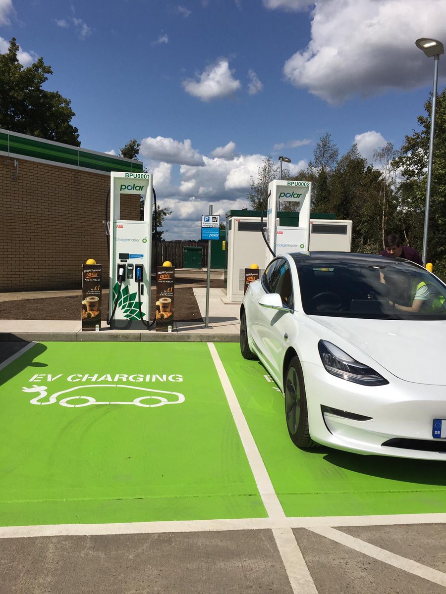 Our first 150kW ultra-fast charging site has been previewed today at BP Cranford, with an exclusive preview event alongside @BP_plc and @bobbyllew!

#ultrafastcharging #ElectricVehicle