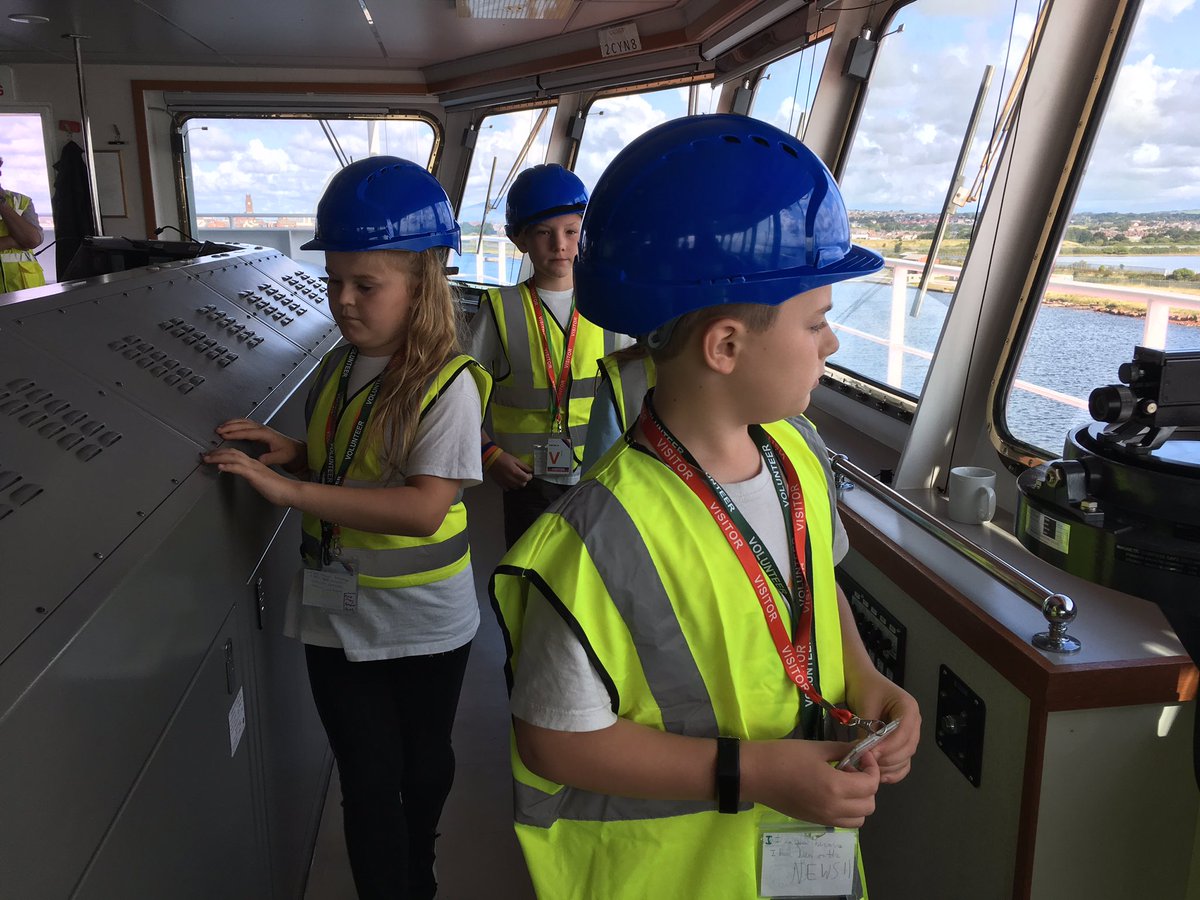 ItLitterally's tweet photo. Group 4, the IT Crowd visited INS this morning.  They met the captains, had a tour around the ships and listened to 2nd Mate Kate talk about life at sea. #FFLA2019 #futureSeaLeaders https://t.co/VWUJ4lDKUb