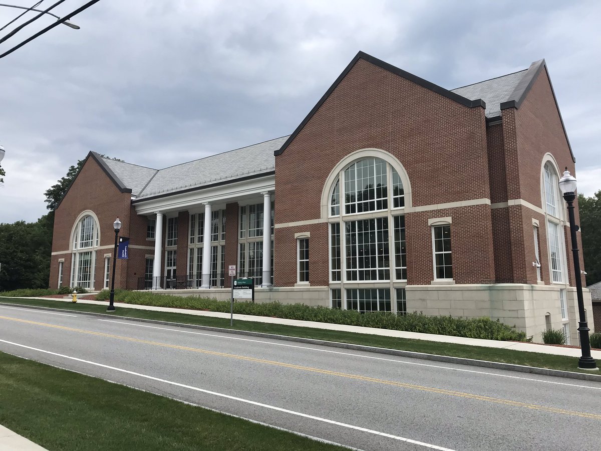 CoachCarroll31's tweet photo. It was great meeting with @AdvisorJanet this morning! Iโm thankful our athletes have all the resources to be successful in the classroom. Also the Academic Building is top notch! #smartbison #gobison https://t.co/NBFAXLBo5m