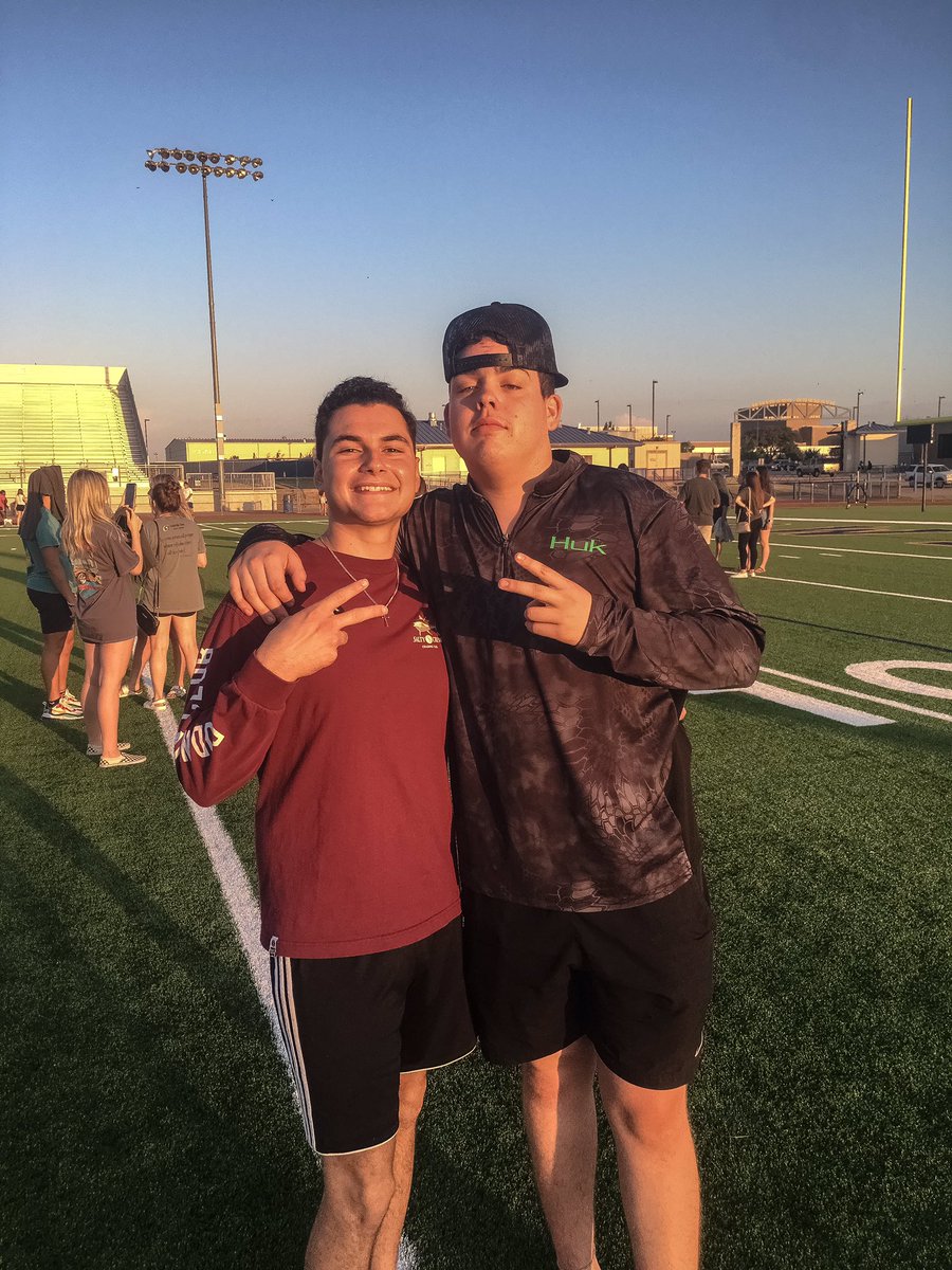 Ryancordero4's tweet photo. Senior sunrise ☀️ https://t.co/I63un9tN88