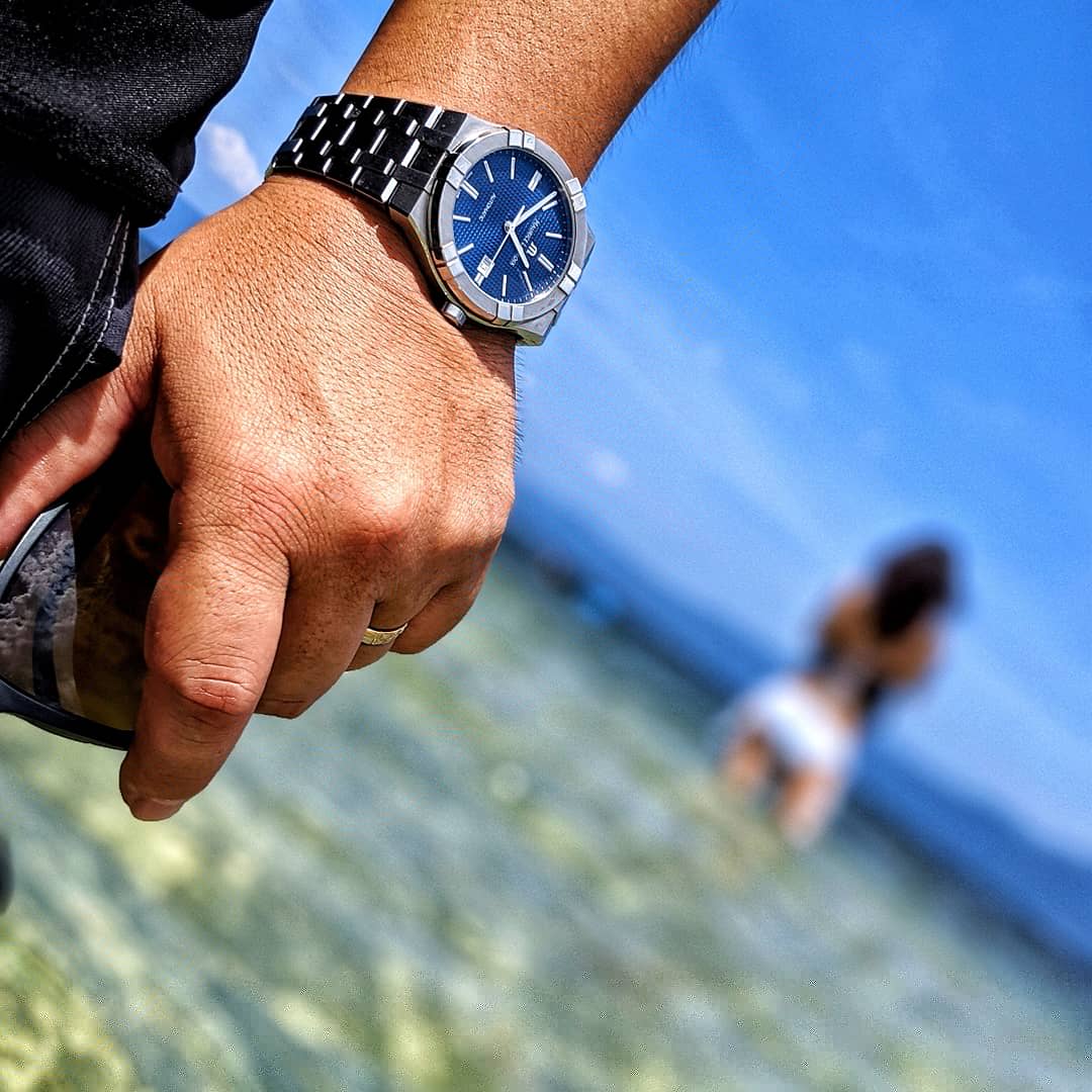 nkzwkouji1206's tweet photo. 夏の始まり🌊

#mauricelacroix
#aikonautomatic
#aikon
#yourtimeisnow
#モーリスラクロア
#アイコンオートマティック
#ラクロアファミリー

▼instagram▼
https://t.co/ev8nKsmiEY https://t.co/OeP0KABfO6