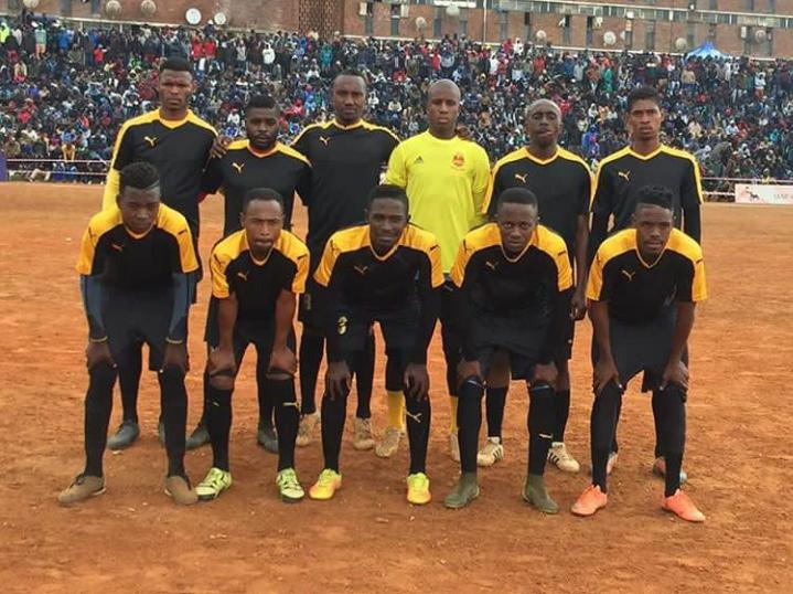 GivenRendani's tweet photo. Its Tuesday So I Choose My Favourite Amateur Football Team @BlackPoisonFc #Haliphirimi #MesQueEnClub #Soweto'sPride&amp;Joy ⚽🙏🙌❤🔥 https://t.co/sdXXjlbVds
