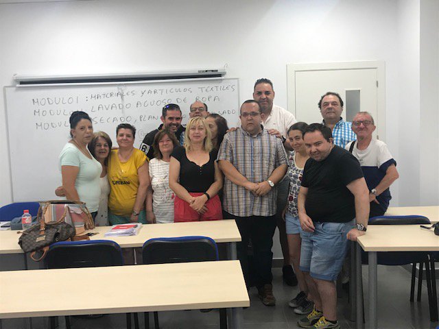 El curso de Lavandería que se ha impartido en Albacete, promovido por  INSERTA-FUNDACIÓN ONCE y GRUPO AMIAB como entidad formadora ha finalizado hoy tras 240 horas de formación. Los alumnos han realizado formación práctica en las instalaciones de la Lavanderia LAVANTRY