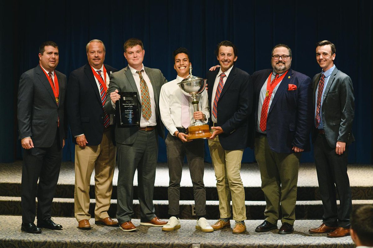 ThetaChiIHQ's tweet photo. Congrats to Iota Mu/Missouri, a recipient of the 2018/2019 Lewis Award! https://t.co/ULt3LQBIHH #ThetaChi #ResoluteMen #AnAssistingHand #Mizzou https://t.co/bHkvkEIzC5