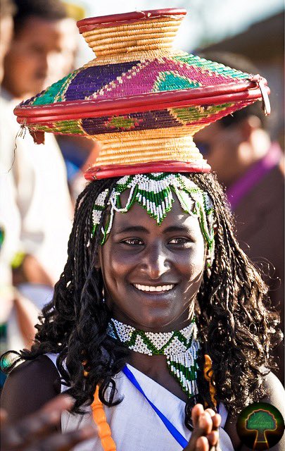 Share your smile with words:
Dimple = Doqoo
#Smile #Doqoo #TraditionalClothing #Culture #Colors #Chromatics #Africa #Ethiopia #Oromia #Oromo #IHeartMyRoots