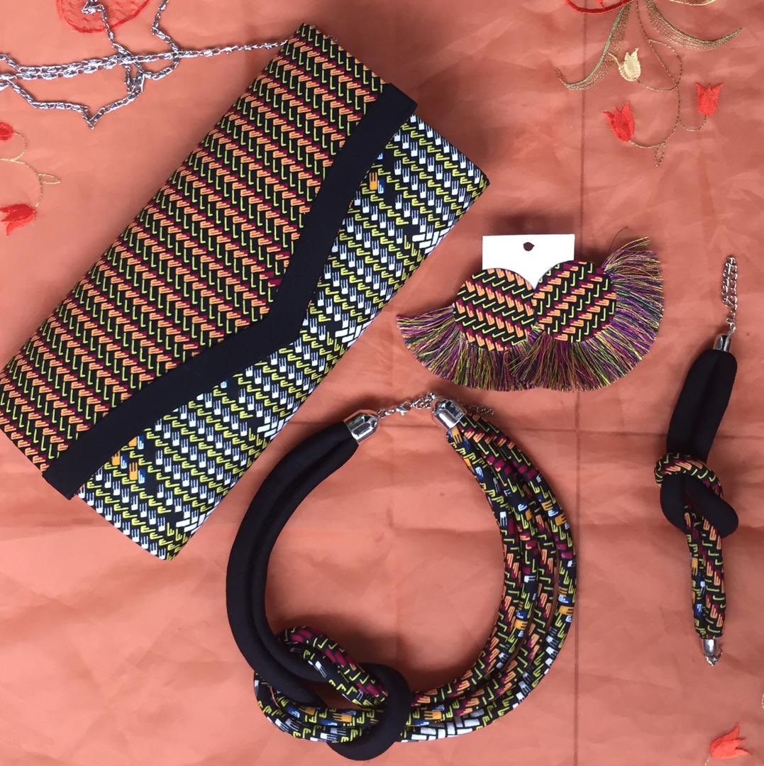 AccessoireLulu's tweet photo. When ankara is everything ❤️ https://t.co/IBU39y6Dch